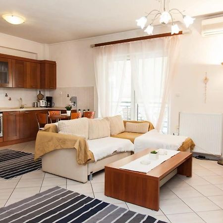 Lovely Apt In Peristeri Athen Exterior foto