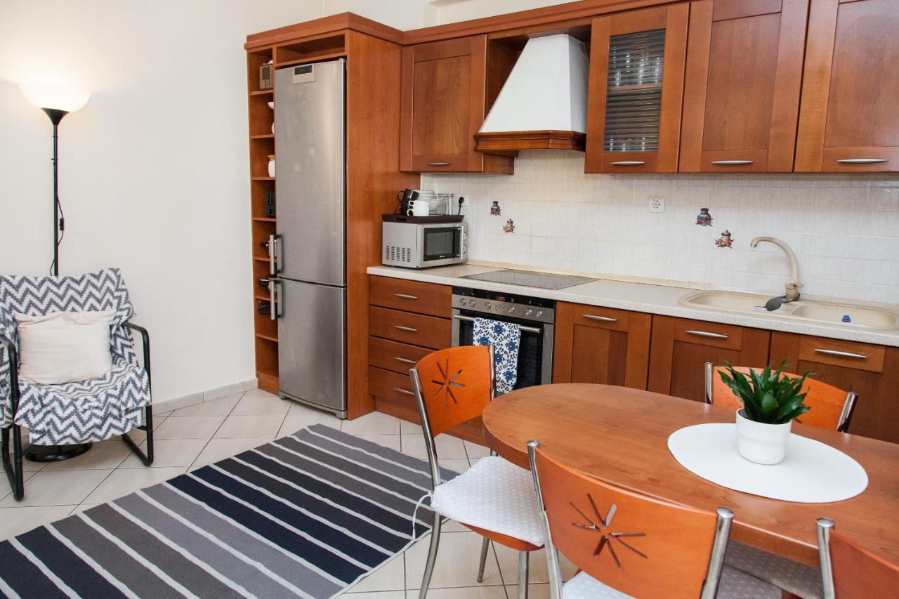 Lovely Apt In Peristeri Athen Exterior foto