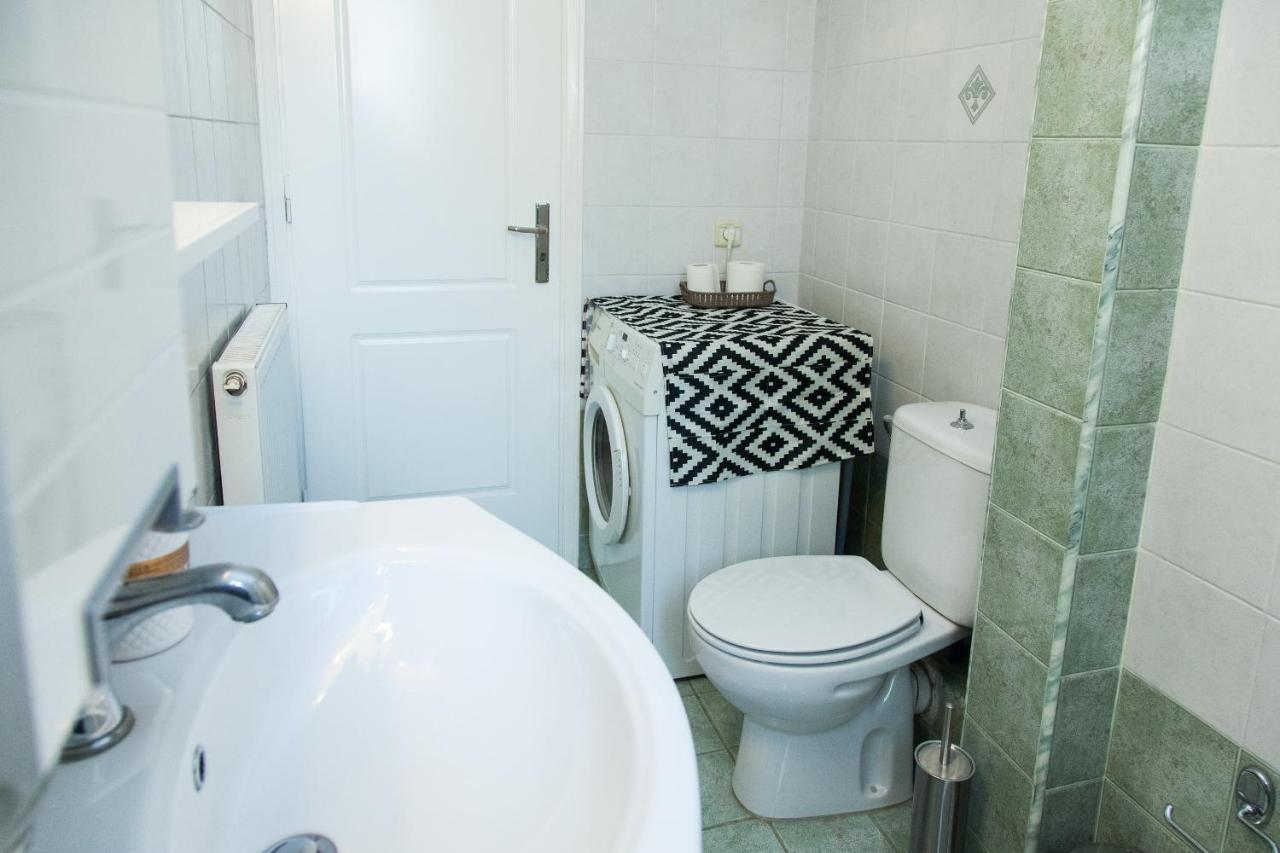 Lovely Apt In Peristeri Athen Exterior foto