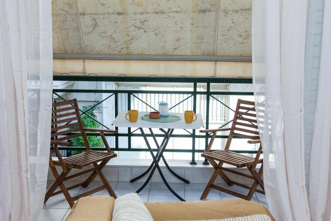 Lovely Apt In Peristeri Athen Exterior foto