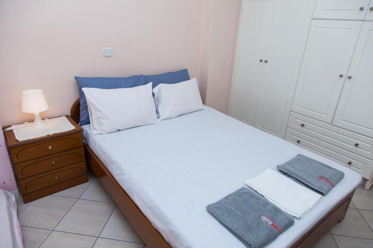 Lovely Apt In Peristeri Athen Exterior foto