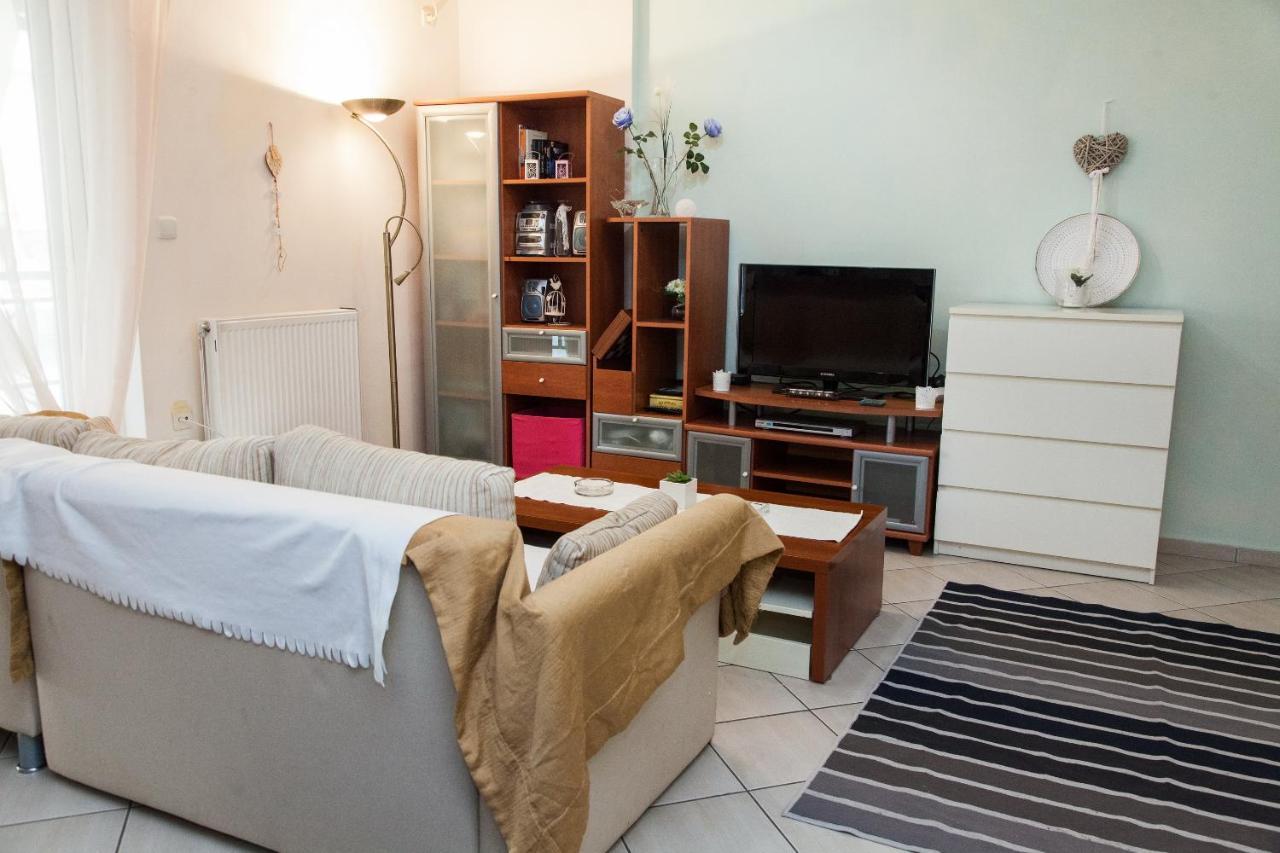 Lovely Apt In Peristeri Athen Exterior foto