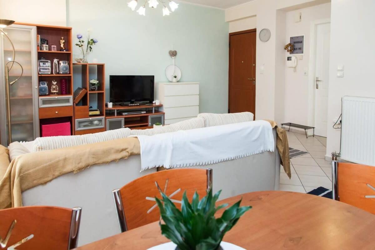 Lovely Apt In Peristeri Athen Exterior foto