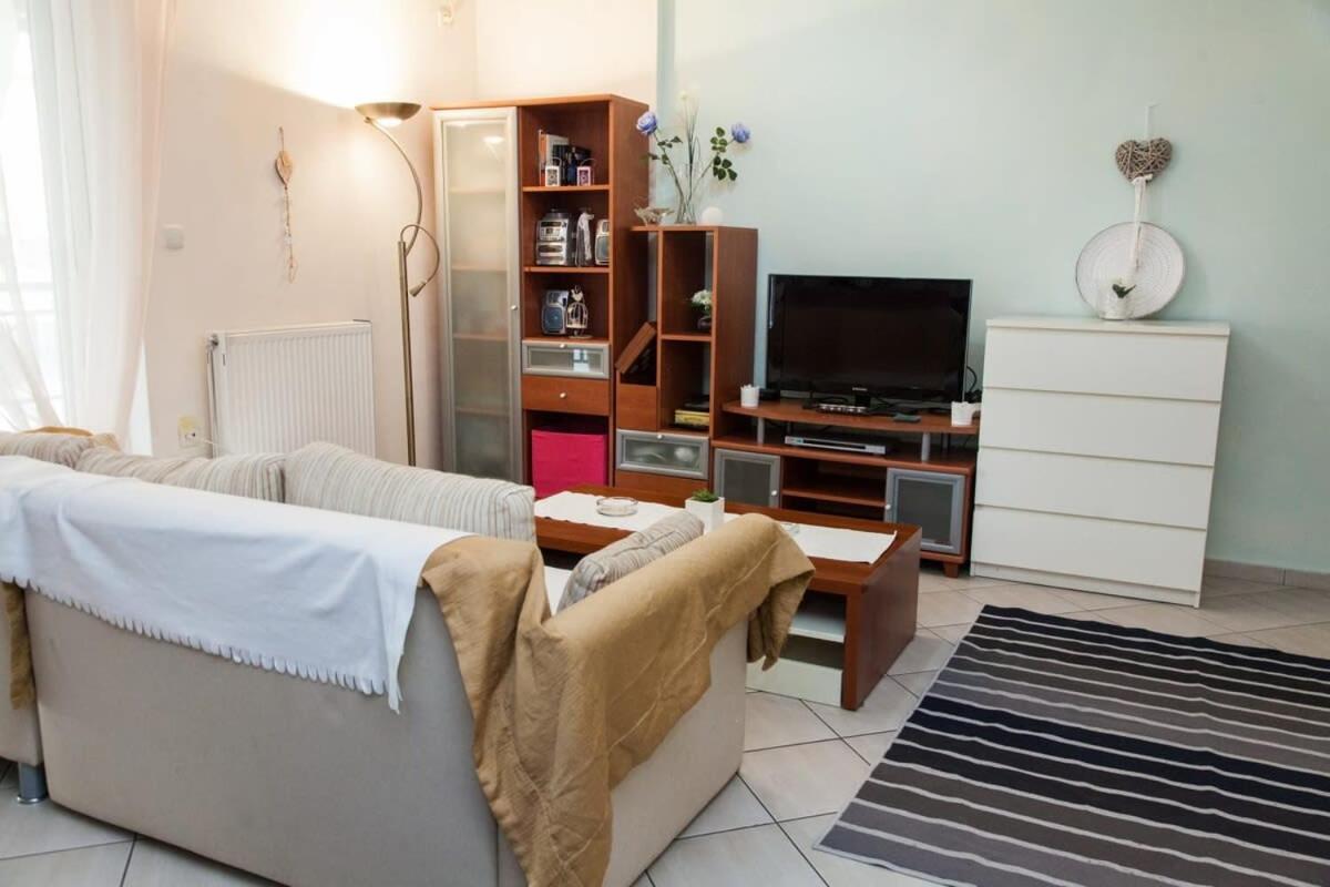 Lovely Apt In Peristeri Athen Exterior foto